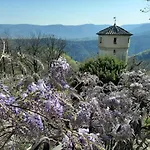Chateau De Liviers Bed and Breakfast